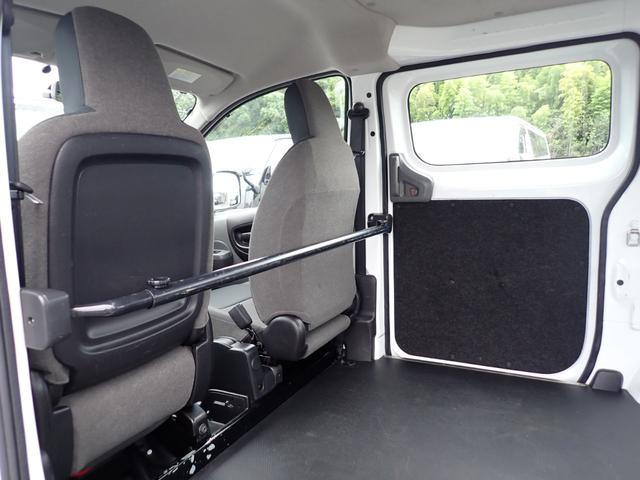 ＮＶ２００バネットバン ＤＸ　和光工業パワーリフト付　昇降能力３５０ｋｇ　荷室板張り加工　純正ナビＴＶ　バックカメラ　ＥＴＣ　ドライブレコーダー（37枚目）