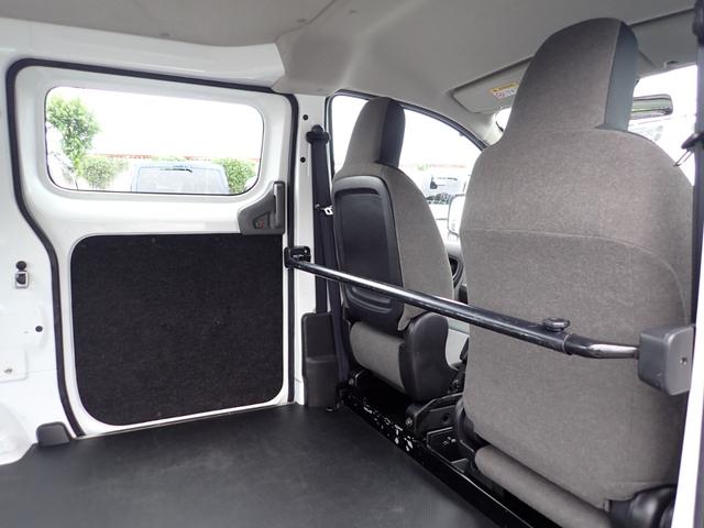 ＮＶ２００バネットバン ＤＸ　和光工業パワーリフト付　昇降能力３５０ｋｇ　荷室板張り加工　純正ナビＴＶ　バックカメラ　ＥＴＣ　ドライブレコーダー（39枚目）