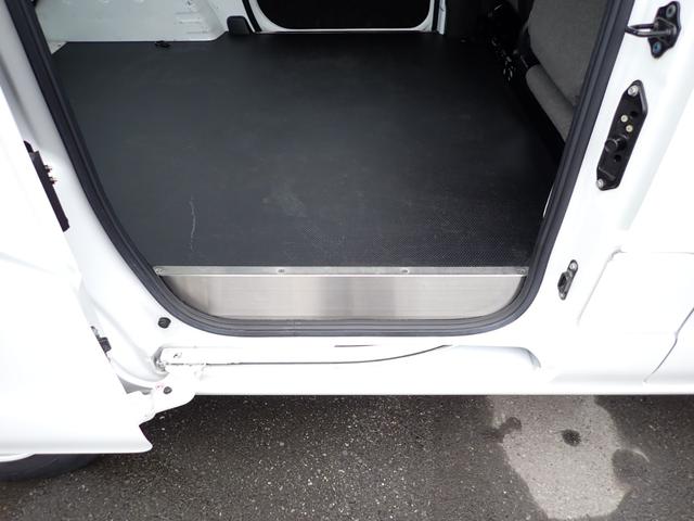 ＮＶ２００バネットバン ＤＸ　和光工業パワーリフト付　昇降能力３５０ｋｇ　荷室板張り加工　純正ナビＴＶ　バックカメラ　ＥＴＣ　ドライブレコーダー（63枚目）