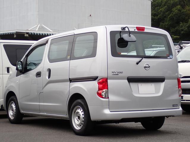 ＮＶ２００バネットバン ＤＸ　和光工業パワーリフト付　昇降能力３５０ｋｇ　荷室板張り加工　純正フォグランプ　カラードバンパー（10枚目）