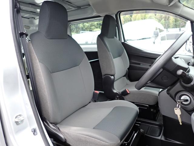 ＮＶ２００バネットバン ＤＸ　和光工業パワーリフト付　昇降能力３５０ｋｇ　荷室板張り加工　純正フォグランプ　カラードバンパー（16枚目）