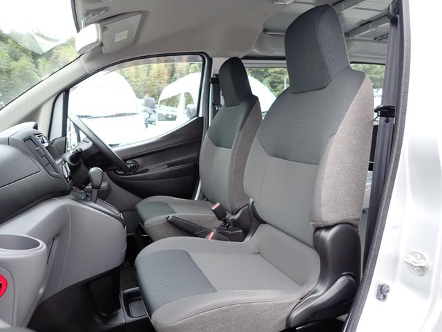 ＮＶ２００バネットバン ＤＸ　和光工業パワーリフト付　昇降能力３５０ｋｇ　荷室板張り加工　純正フォグランプ　カラードバンパー（18枚目）