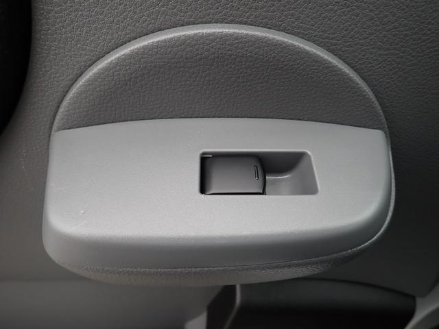 ＮＶ２００バネットバン ＤＸ　和光工業パワーリフト付　昇降能力３５０ｋｇ　荷室板張り加工　純正フォグランプ　カラードバンパー（26枚目）