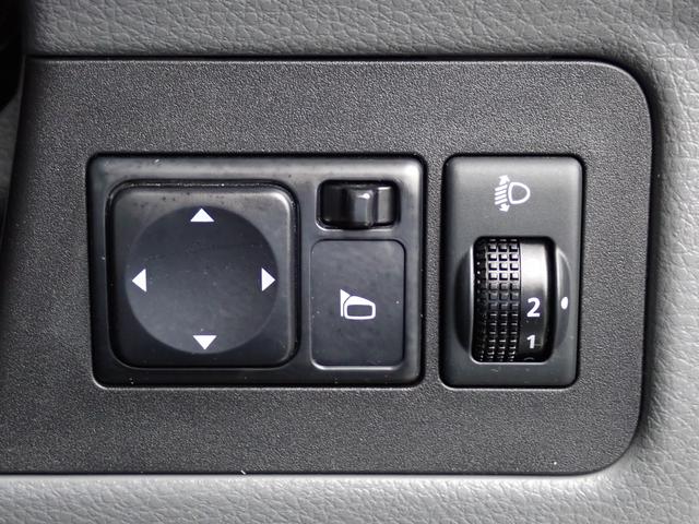 ＮＶ２００バネットバン ＤＸ　和光工業パワーリフト付　昇降能力３５０ｋｇ　荷室板張り加工　純正フォグランプ　カラードバンパー（31枚目）