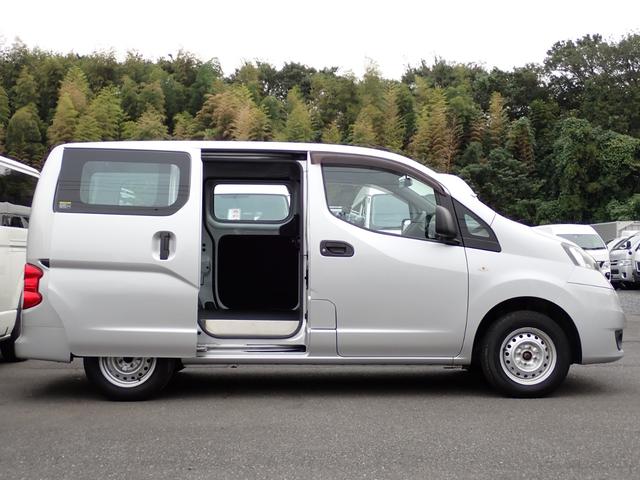 ＮＶ２００バネットバン ＤＸ　和光工業パワーリフト付　昇降能力３５０ｋｇ　荷室板張り加工　純正フォグランプ　カラードバンパー（63枚目）