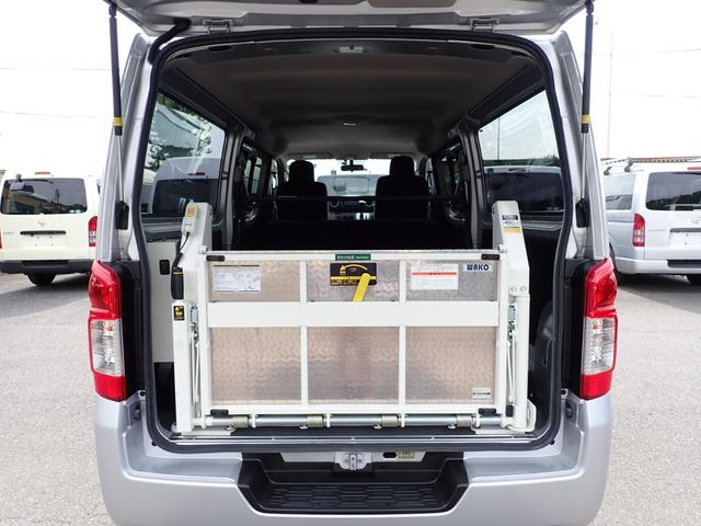 ＮＶ３５０キャラバンバン ロングＤＸ　和光工業パワーリフト付　昇降能力４００ｋｇ　エマージェンシーブレーキ　オートクロージャードア　荷室板張り　社外ナビ　バックカメラ　ＥＴＣ（5枚目）