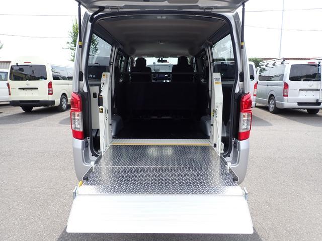 ＮＶ３５０キャラバンバン ロングＤＸ　和光工業パワーリフト付　昇降能力４００ｋｇ　エマージェンシーブレーキ　オートクロージャードア　荷室板張り　社外ナビ　バックカメラ　ＥＴＣ（6枚目）