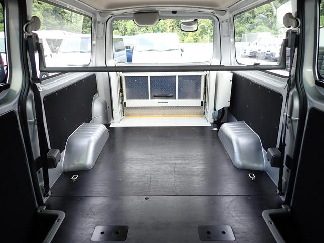 ＮＶ３５０キャラバンバン ロングＤＸ　和光工業パワーリフト付　昇降能力４００ｋｇ　エマージェンシーブレーキ　オートクロージャードア　荷室板張り　社外ナビ　バックカメラ　ＥＴＣ（20枚目）
