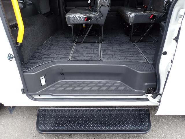 ハイエースワゴン GL 送迎仕様車 パワースライドドア オートステップ 純正ナビTV バックカメラ ETC 後席モニター 10人乗り(10枚目)