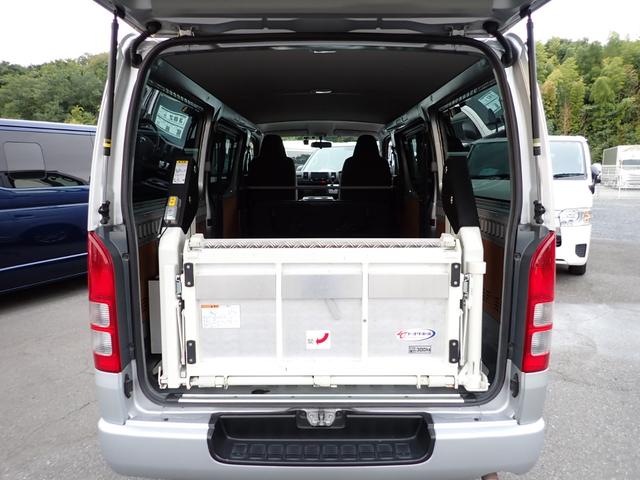 ハイエースバン ロングＤＸ　トヨタ車体パワーリフト付　昇降能力３００ｋｇ　荷室板張り加工　ラッシングレール　社外ナビＴＶ　バックカメラ　ＥＴＣ　ドライブレコーダー（5枚目）