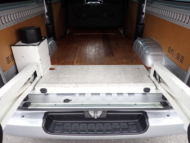 ハイエースバン ロングＤＸ　トヨタ車体パワーリフト付　昇降能力３００ｋｇ　荷室板張り加工　ラッシングレール　社外ナビＴＶ　バックカメラ　ＥＴＣ　ドライブレコーダー（46枚目）