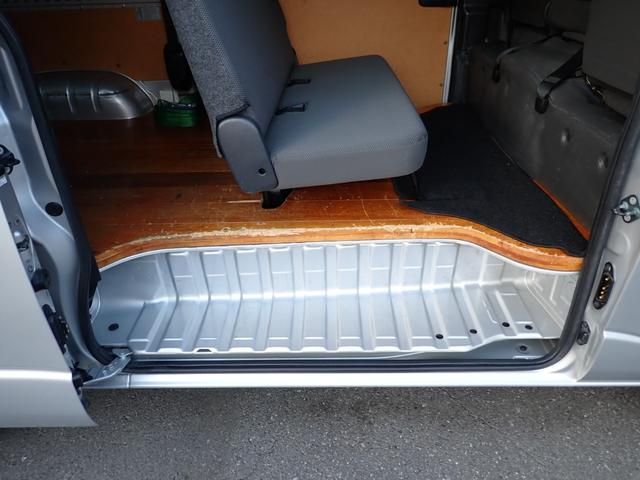 ハイエースバン ロングＤＸ　トヨタ車体パワーリフト付　昇降能力３００ｋｇ　荷室板張り加工　ラッシングレール　社外ナビＴＶ　バックカメラ　ＥＴＣ　ドライブレコーダー（63枚目）