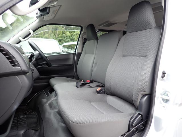 ハイエースバン ロングDX GLパッケージ ディーゼルターボ リヤクーラー リヤヒーター パノラミックビューモニター LEDヘッドランプ トヨタセーフティセンス クリアランスソナー 荷室フロア床上げ合板キット(16枚目)