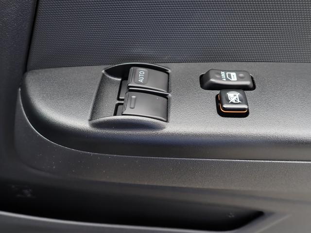 ハイエースバン ロングDX GLパッケージ ディーゼルターボ リヤクーラー リヤヒーター パノラミックビューモニター LEDヘッドランプ トヨタセーフティセンス クリアランスソナー 荷室フロア床上げ合板キット(23枚目)