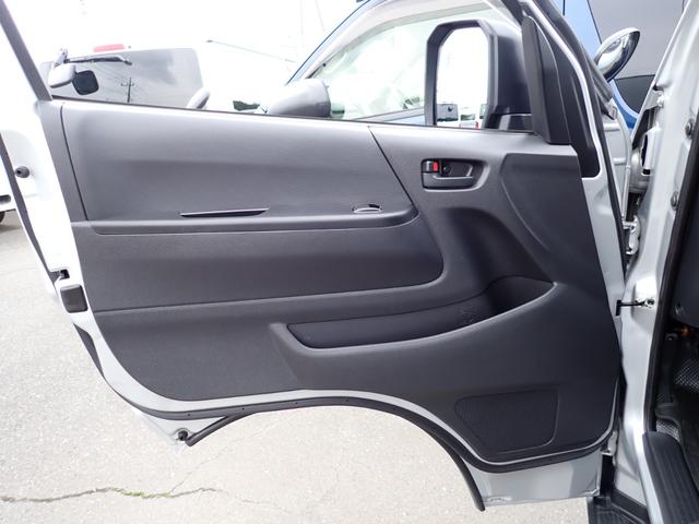 ハイエースバン ロングDX GLパッケージ ディーゼルターボ リヤクーラー リヤヒーター パノラミックビューモニター LEDヘッドランプ トヨタセーフティセンス クリアランスソナー 荷室フロア床上げ合板キット(27枚目)