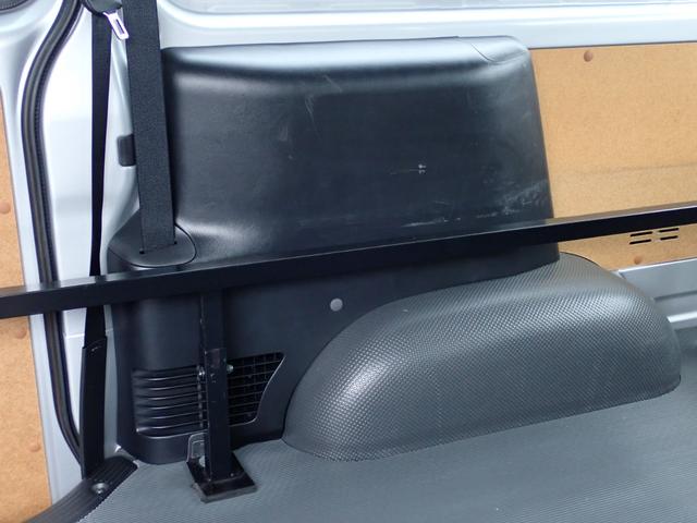 ハイエースバン ロングDX GLパッケージ ディーゼルターボ リヤクーラー リヤヒーター パノラミックビューモニター LEDヘッドランプ トヨタセーフティセンス クリアランスソナー 荷室フロア床上げ合板キット(44枚目)