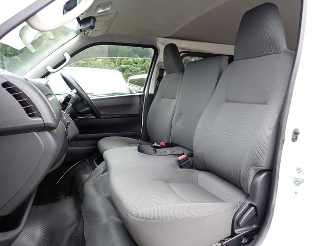 ハイエースバン ロングＤＸ　トヨタ車体パワーリフト付　昇降能力３００ｋｇ　トヨタセーフティセンス　社外ナビＴＶ　バックカメラ　ＥＴＣ　ドライブレコーダー（17枚目）