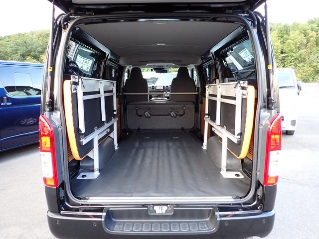 ハイエースバン ロングＤＸ　ＧＬパッケージ　ディーゼルターボ　４ＷＤ　リヤクーラー　リヤヒーター　社外ベッドキット　ＬＥＤヘッドランプ　純正ナビＴＶ　バックカメラ　ＥＴＣ２．０　ドライブレコーダー　トヨタセーフティセンス　クリアランスソナー（6枚目）