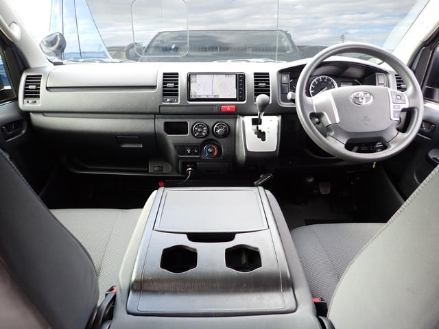 ハイエースバン ロングＤＸ　ＧＬパッケージ　ディーゼルターボ　４ＷＤ　リヤクーラー　リヤヒーター　社外ベッドキット　ＬＥＤヘッドランプ　純正ナビＴＶ　バックカメラ　ＥＴＣ２．０　ドライブレコーダー　トヨタセーフティセンス　クリアランスソナー（11枚目）