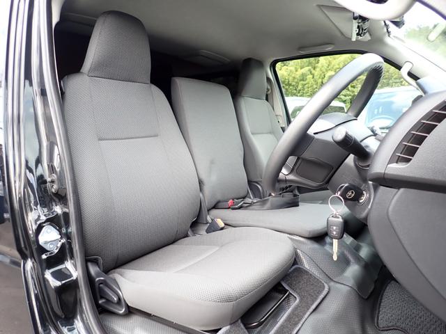 ハイエースバン ロングＤＸ　ＧＬパッケージ　ディーゼルターボ　４ＷＤ　リヤクーラー　リヤヒーター　社外ベッドキット　ＬＥＤヘッドランプ　純正ナビＴＶ　バックカメラ　ＥＴＣ２．０　ドライブレコーダー　トヨタセーフティセンス　クリアランスソナー（15枚目）