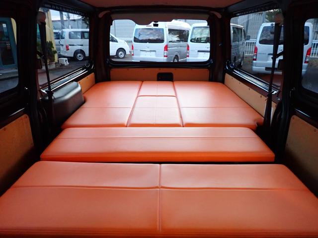 ハイエースバン ロングＤＸ　ＧＬパッケージ　ディーゼルターボ　４ＷＤ　リヤクーラー　リヤヒーター　社外ベッドキット　ＬＥＤヘッドランプ　純正ナビＴＶ　バックカメラ　ＥＴＣ２．０　ドライブレコーダー　トヨタセーフティセンス　クリアランスソナー（19枚目）