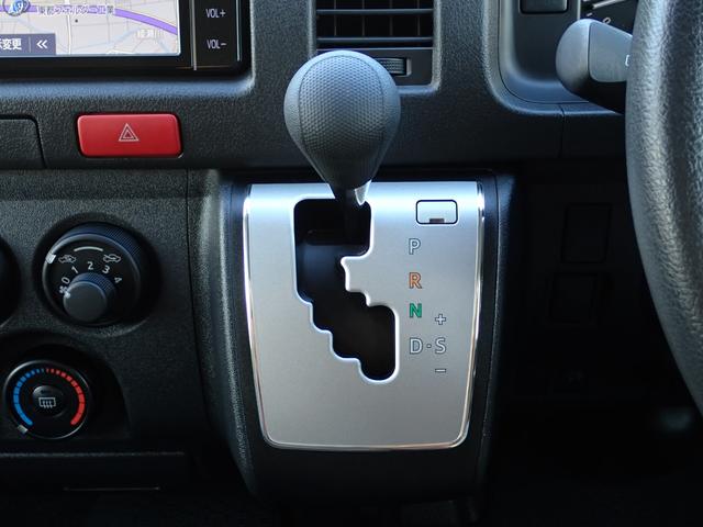 ハイエースバン ロングＤＸ　ＧＬパッケージ　ディーゼルターボ　４ＷＤ　リヤクーラー　リヤヒーター　社外ベッドキット　ＬＥＤヘッドランプ　純正ナビＴＶ　バックカメラ　ＥＴＣ２．０　ドライブレコーダー　トヨタセーフティセンス　クリアランスソナー（32枚目）