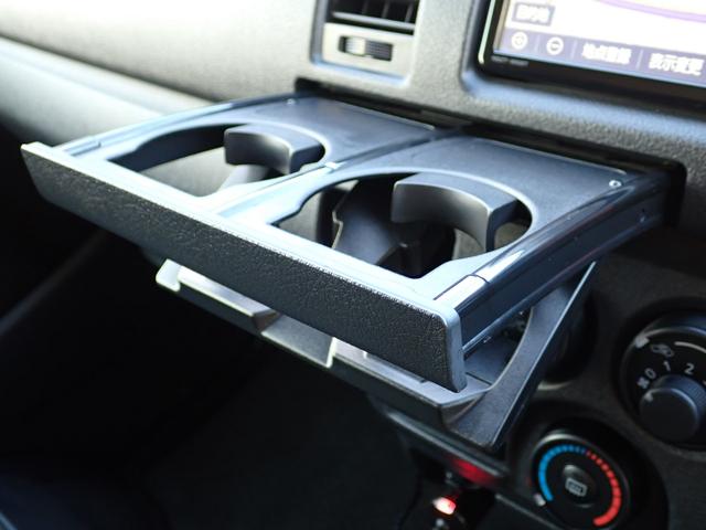 ハイエースバン ロングＤＸ　ＧＬパッケージ　ディーゼルターボ　４ＷＤ　リヤクーラー　リヤヒーター　社外ベッドキット　ＬＥＤヘッドランプ　純正ナビＴＶ　バックカメラ　ＥＴＣ２．０　ドライブレコーダー　トヨタセーフティセンス　クリアランスソナー（34枚目）