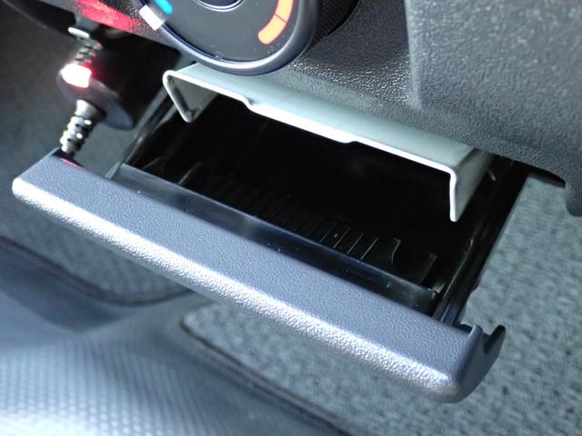 ハイエースバン ロングＤＸ　ＧＬパッケージ　ディーゼルターボ　４ＷＤ　リヤクーラー　リヤヒーター　社外ベッドキット　ＬＥＤヘッドランプ　純正ナビＴＶ　バックカメラ　ＥＴＣ２．０　ドライブレコーダー　トヨタセーフティセンス　クリアランスソナー（35枚目）