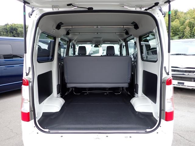 タウンエースバン ＧＬ　純正ナビＴＶ　バックカメラ　ＥＴＣ２．０　ドライブレコーダー　ルーフラック　リヤラダー　ハンガーパイプ　スマートアシスト　ＬＥＤヘッドランプ　アイドリングストップ（5枚目）
