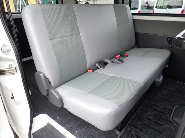 タウンエースバン ＧＬ　純正ナビＴＶ　バックカメラ　ＥＴＣ２．０　ドライブレコーダー　ルーフラック　リヤラダー　ハンガーパイプ　スマートアシスト　ＬＥＤヘッドランプ　アイドリングストップ（18枚目）