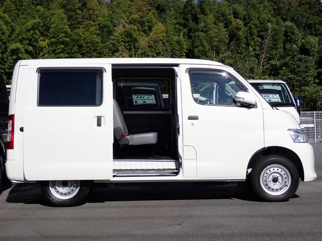 タウンエースバン ＧＬ　スマートアシスト　ＬＥＤヘッドランプ　アイドリングストップ　リヤコーナーセンサー　純正ナビＴＶ　バックカメラ　ＥＴＣ２．０　ドライブレコーダー（66枚目）