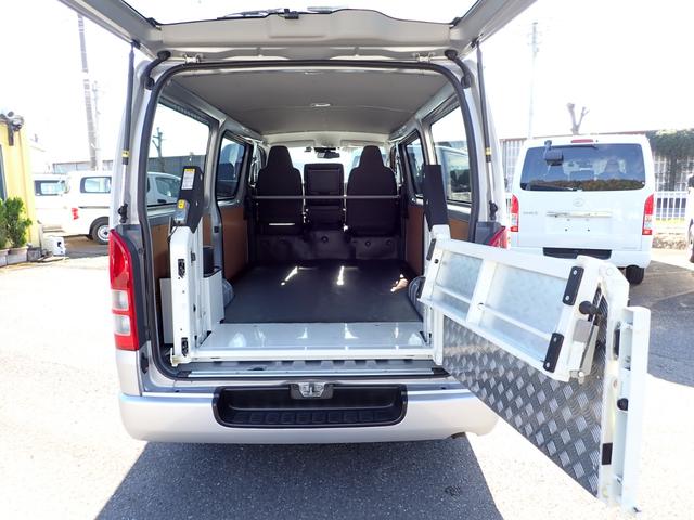 ハイエースバン ロングDX ディーゼルターボ 4WD トヨタ車体パワーリフト付 昇降能力300kg トヨタセーフティセンス 純正ナビTV バックカメラ ETC2.0(7枚目)
