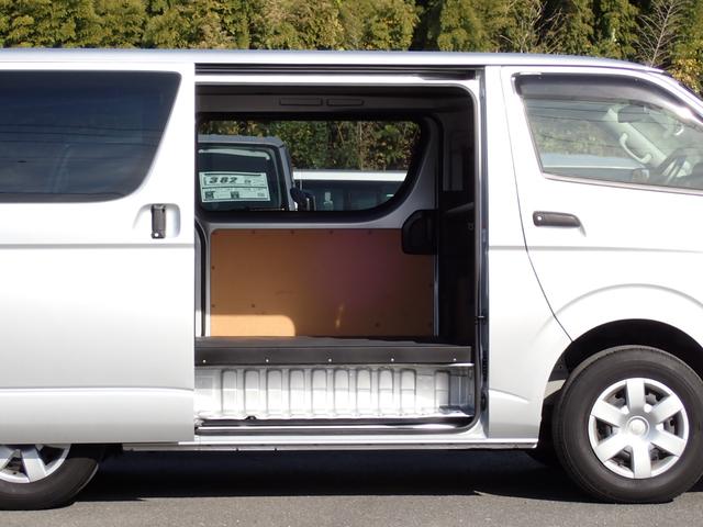 ハイエースバン ロングDX ディーゼルターボ 4WD トヨタ車体パワーリフト付 昇降能力300kg トヨタセーフティセンス 純正ナビTV バックカメラ ETC2.0(11枚目)