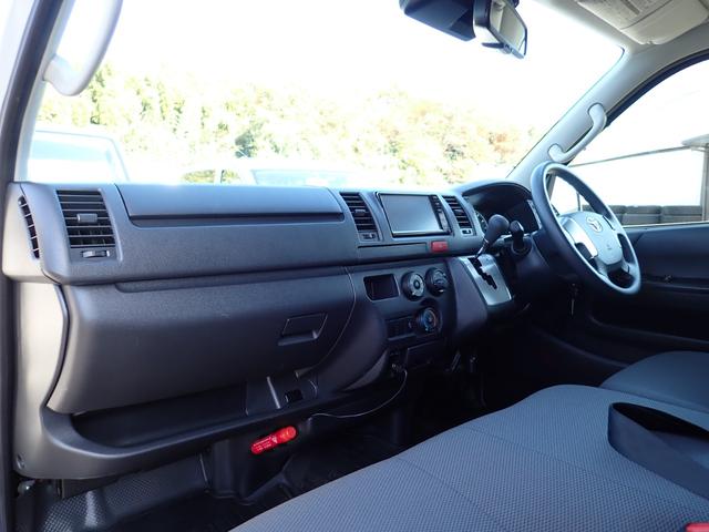 ハイエースバン ロングDX ディーゼルターボ 4WD トヨタ車体パワーリフト付 昇降能力300kg トヨタセーフティセンス 純正ナビTV バックカメラ ETC2.0(17枚目)