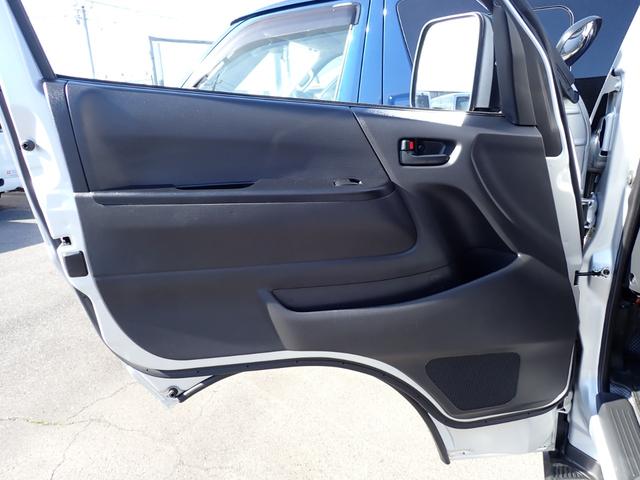 ハイエースバン ロングDX ディーゼルターボ 4WD トヨタ車体パワーリフト付 昇降能力300kg トヨタセーフティセンス 純正ナビTV バックカメラ ETC2.0(27枚目)