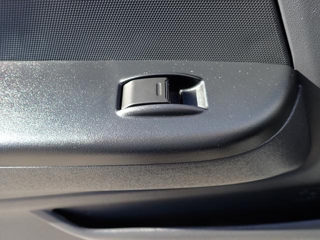 ハイエースバン ロングDX ディーゼルターボ 4WD トヨタ車体パワーリフト付 昇降能力300kg トヨタセーフティセンス 純正ナビTV バックカメラ ETC2.0(28枚目)