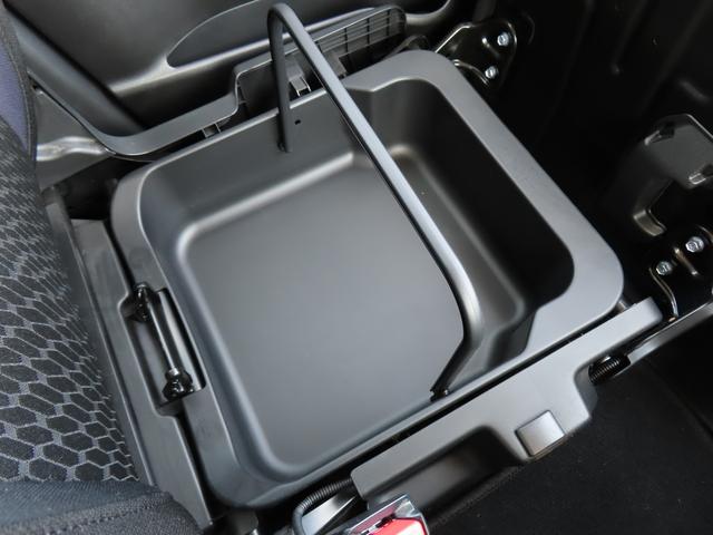 ソリオバンディット バンディット　ＨＹＢＲＩＤ　ＭＶ　ＭＡ３６Ｓ　衝突被害軽減ブレーキ　ナビゲーション　バックアイカメラ　クルーズコントロール　後席両側パワースライドドア　スマートキー　キーレスプッシュスタート　フルオートエアコン　ＥＴＣ　シートヒーター（18枚目）
