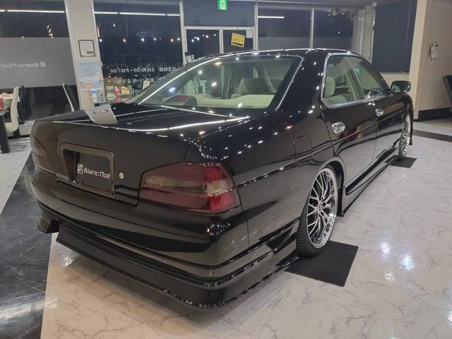 ローレル メダリスト　セレンシア　ＮＡＶＩエディション　新品車高調／新品１９インチホイール＆タイヤ／インナーブラックヘッドライト／全塗装／ローダウン／スモークテール／ナビ／ＥＴＣ／新品フルエアロ／（5枚目）