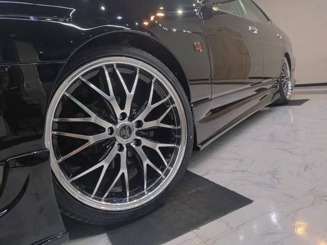 ローレル メダリスト　セレンシア　ＮＡＶＩエディション　新品車高調／新品１９インチホイール＆タイヤ／インナーブラックヘッドライト／全塗装／ローダウン／スモークテール／ナビ／ＥＴＣ／新品フルエアロ／（6枚目）