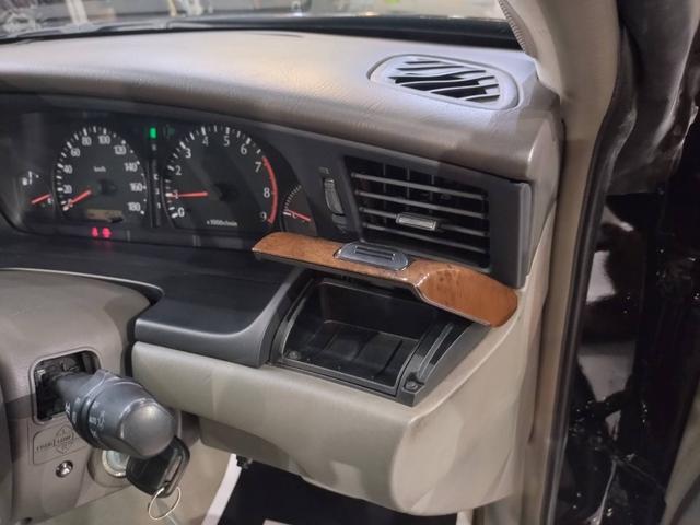 ローレル メダリスト　セレンシア　ＮＡＶＩエディション　新品車高調／新品１９インチホイール＆タイヤ／インナーブラックヘッドライト／全塗装／ローダウン／スモークテール／ナビ／ＥＴＣ／新品フルエアロ／（49枚目）