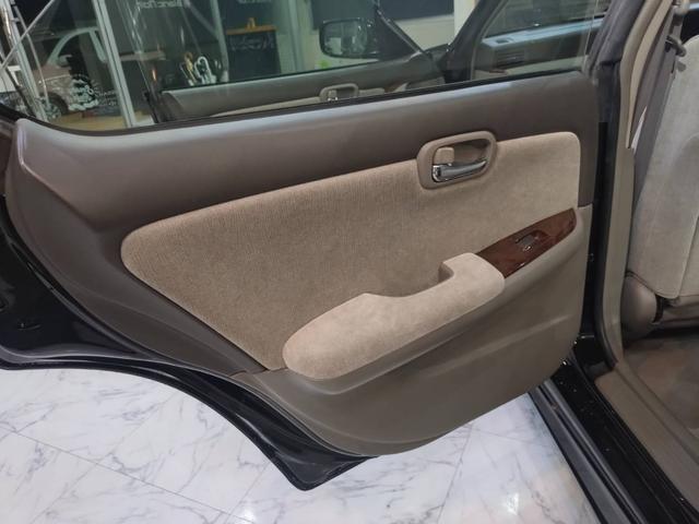 ローレル メダリスト　セレンシア　ＮＡＶＩエディション　新品車高調／新品１９インチホイール＆タイヤ／インナーブラックヘッドライト／全塗装／ローダウン／スモークテール／ナビ／ＥＴＣ／新品フルエアロ／（61枚目）