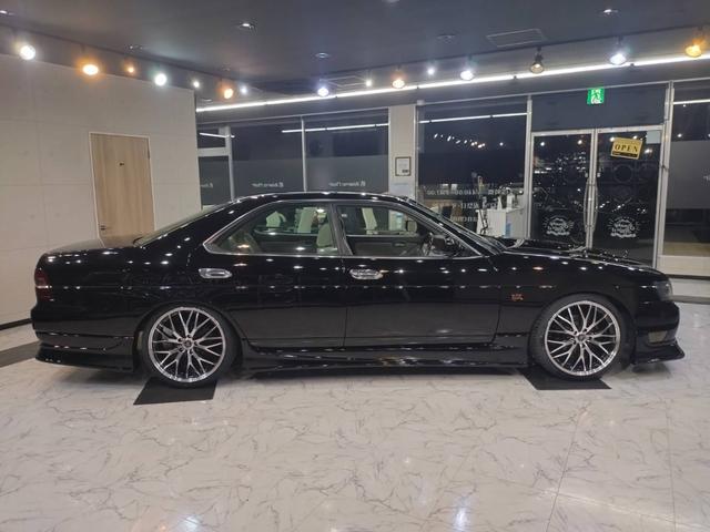 ローレル メダリスト　セレンシア　ＮＡＶＩエディション　新品車高調／新品１９インチホイール＆タイヤ／インナーブラックヘッドライト／全塗装／ローダウン／スモークテール／ナビ／ＥＴＣ／新品フルエアロ／（75枚目）