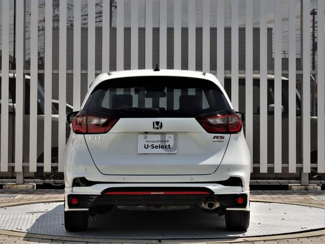 フィット ｅ：ＨＥＶＲＳ　純正９インチナビ・無限フルスポイラー（3枚目）