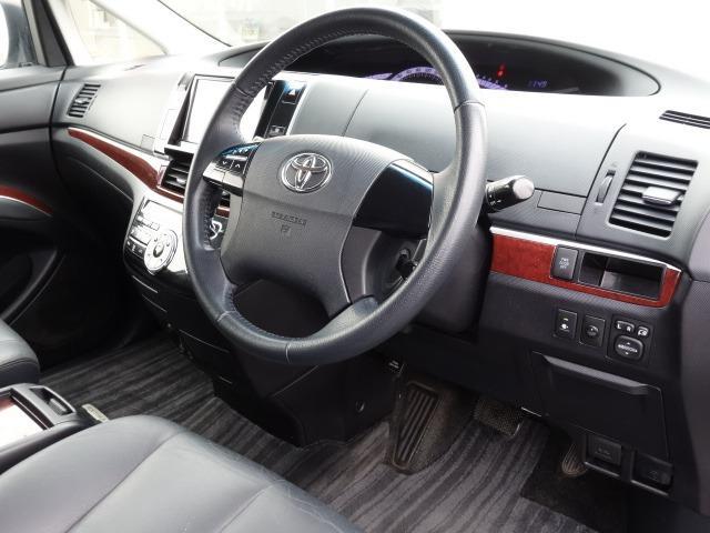 アエラス レザーパッケージ 4WD ブラックレザーシート パワーシート シートヒーター 8型ナビ フルセグ バックモニター Bluetooth パワーバックドア ビルトインETC スマートキーHID 記録簿 フリップダウンモニタ(27枚目)