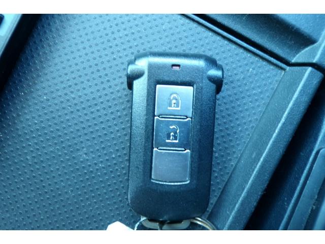 デリカＤ：５ Ｄ　パワーパッケージ　社外ナビ　Ｂｌｕｅｔｏｏｔｈ　バックモニター　フリップダウンモニター　４ＷＤ　シートヒーター　ビルトインＥＴＣ　ヒッチメンバー　ディスチャージドランプ　フォグランプ　純正アルミ　スマートキー　記録簿（30枚目）