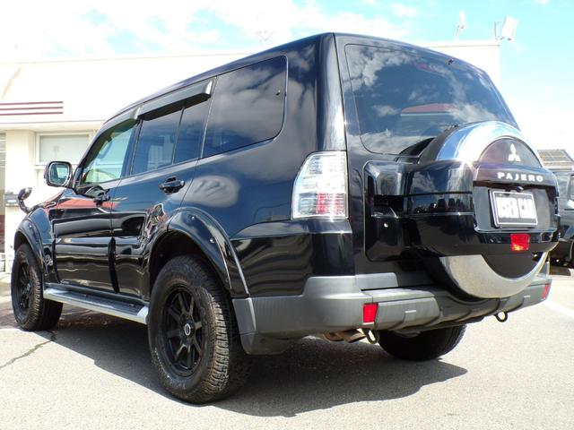 パジェロ ロング　エクシード　ブラックレザーシート　オバフェン　シートヒーター　ナビ　地デジフルセグ　Ｂｌｕｅｔｏｏｔｈ　バックカメラ　社外アルミ　社外スピーカー　３６０度ドライブレコーダー　ＥＴＣ　クルーズコントロール　キーレス（14枚目）