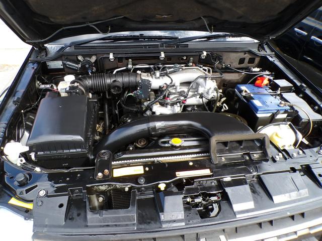 パジェロ ロング　エクシード　ブラックレザーシート　オバフェン　シートヒーター　ナビ　地デジフルセグ　Ｂｌｕｅｔｏｏｔｈ　バックカメラ　社外アルミ　社外スピーカー　３６０度ドライブレコーダー　ＥＴＣ　クルーズコントロール　キーレス（16枚目）