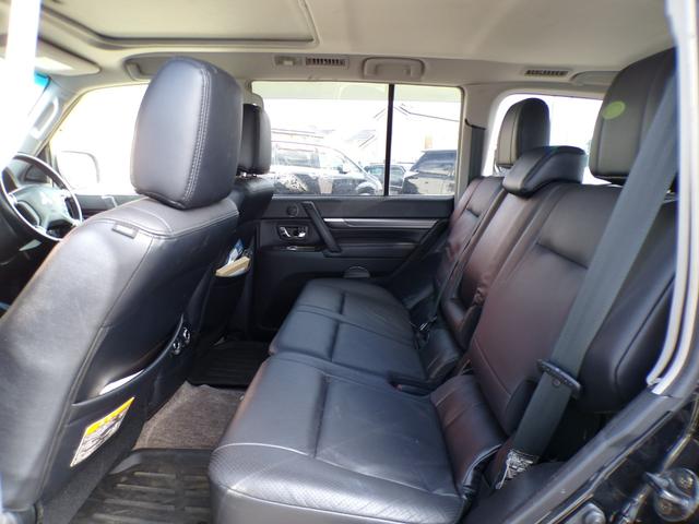 パジェロ ロング　エクシード　ブラックレザーシート　オバフェン　シートヒーター　ナビ　地デジフルセグ　Ｂｌｕｅｔｏｏｔｈ　バックカメラ　社外アルミ　社外スピーカー　３６０度ドライブレコーダー　ＥＴＣ　クルーズコントロール　キーレス（22枚目）