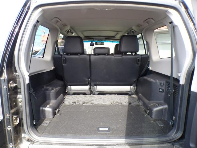 パジェロ ロング　エクシード　ブラックレザーシート　オバフェン　シートヒーター　ナビ　地デジフルセグ　Ｂｌｕｅｔｏｏｔｈ　バックカメラ　社外アルミ　社外スピーカー　３６０度ドライブレコーダー　ＥＴＣ　クルーズコントロール　キーレス（23枚目）