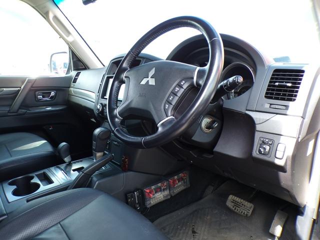 パジェロ ロング　エクシード　ブラックレザーシート　オバフェン　シートヒーター　ナビ　地デジフルセグ　Ｂｌｕｅｔｏｏｔｈ　バックカメラ　社外アルミ　社外スピーカー　３６０度ドライブレコーダー　ＥＴＣ　クルーズコントロール　キーレス（71枚目）